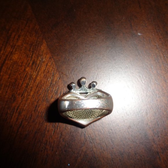 Heart and crown ring- costume jewelry - Picture 8 of 12